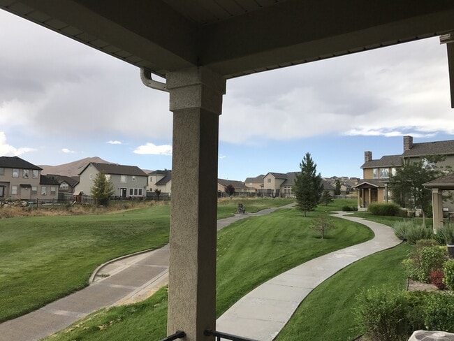 Building Photo - Perfect Town Home in Eagle Mountain