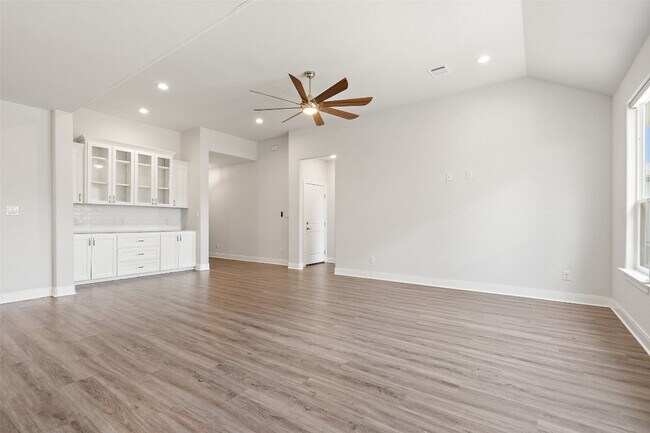 Building Photo - 129 Diamond Head Dr