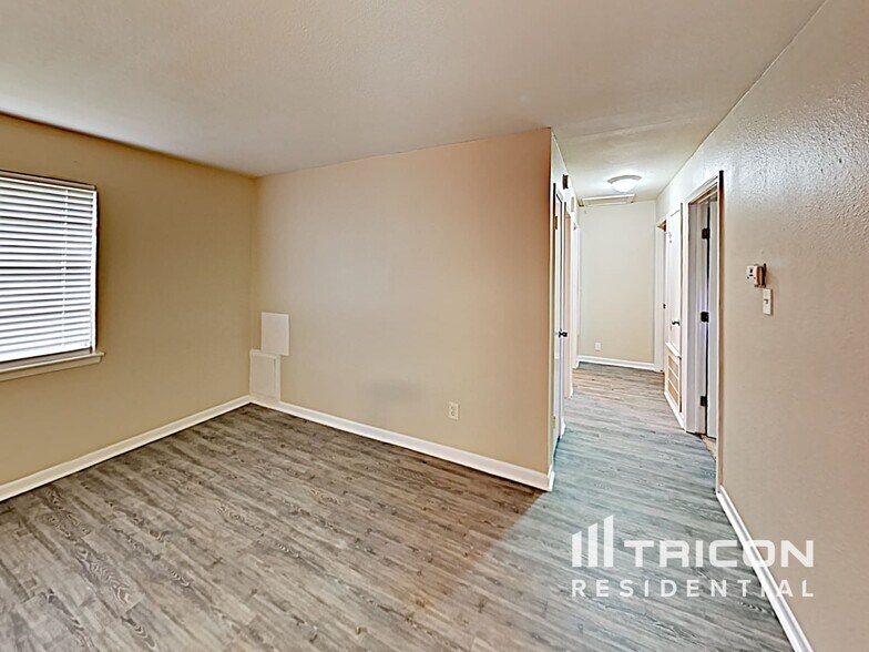 Building Photo - 11054 Spottswood Dr