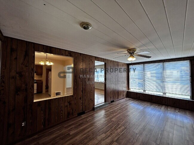 Building Photo - 10205 Cabot Dr