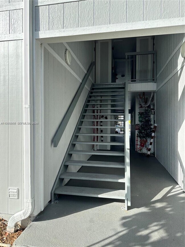 Building Photo - 9729 Hammocks Blvd