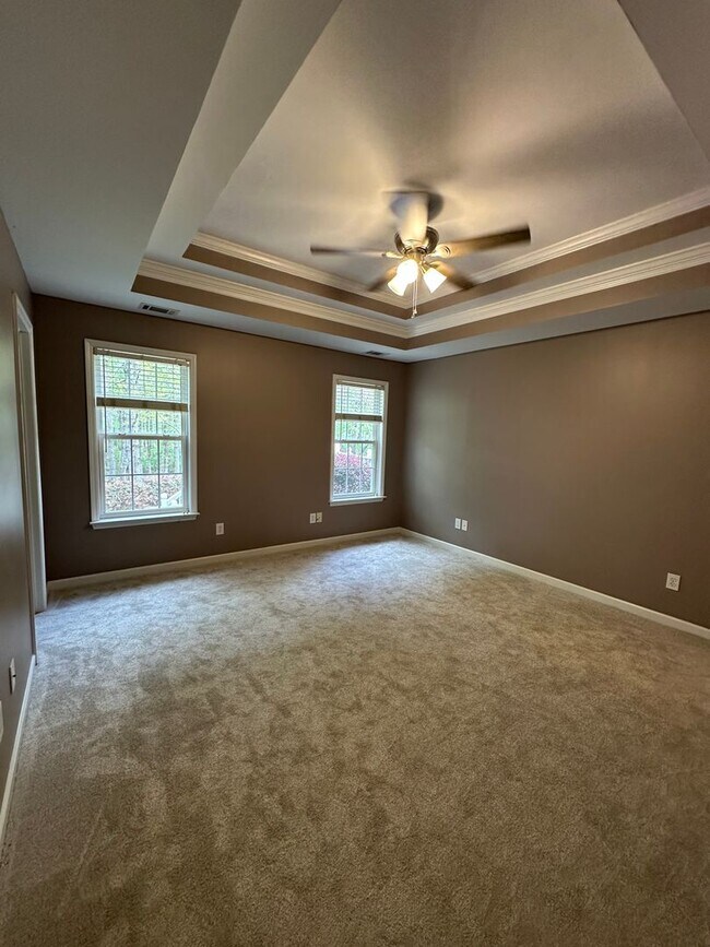 Building Photo - Move-In ready 3-bedroom 2-bathroom house on the Eastside