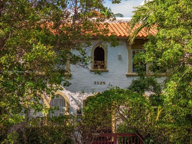 Building Photo - 1528 Drexel Ave