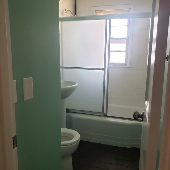 Building Photo - 4335 S 50th St