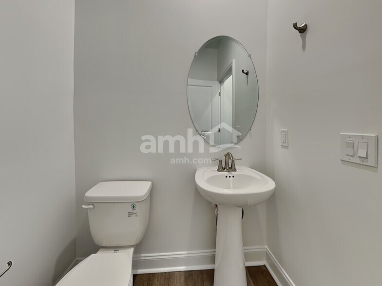 Building Photo - 151 Bee Tree Blvd