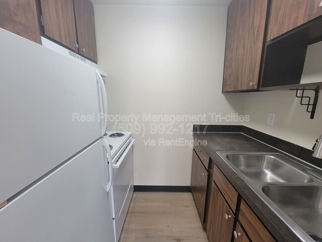 Building Photo - 3513 W 4th Ave