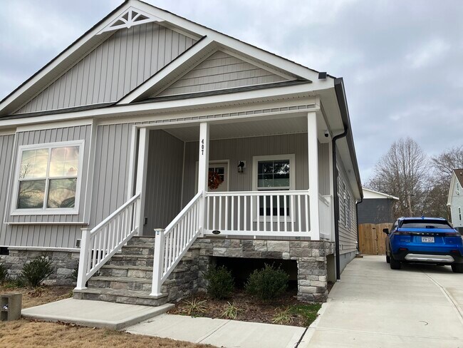 Building Photo - 407 6th St