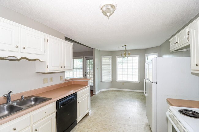 Building Photo - 9191 Fletcher Wood Dr