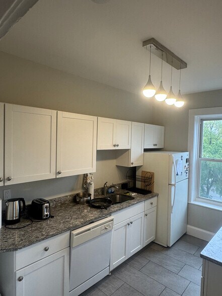 Building Photo - 4 Farrington Ave