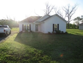 Building Photo - 1272 Askew