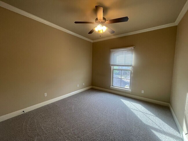 Building Photo - North Bossier Beauty in Tiburon Subdivision