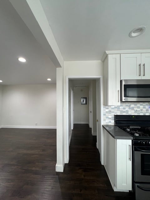 kitchen into hallway - 16852 Ehle St