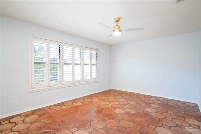 Building Photo - 24 Shasta Ave