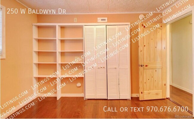 Building Photo - 250 W Baldwyn Dr