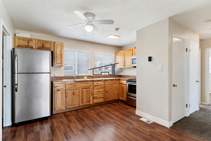 Building Photo - 167 E 4700 S