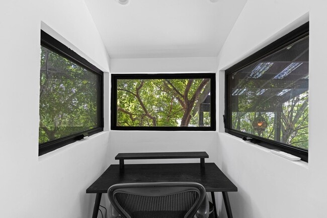 Building Photo - Architectural Contemporary with Panoramic ...