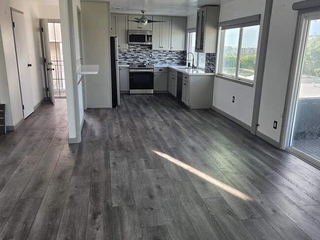 Building Photo - 3081 Birmingham Dr