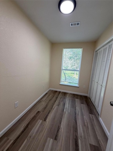 Building Photo - 236 Live Oak Dr