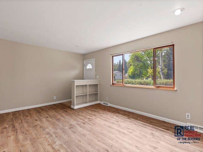 Building Photo - Modern Fort Collins Gem: Newly Remodeled H...