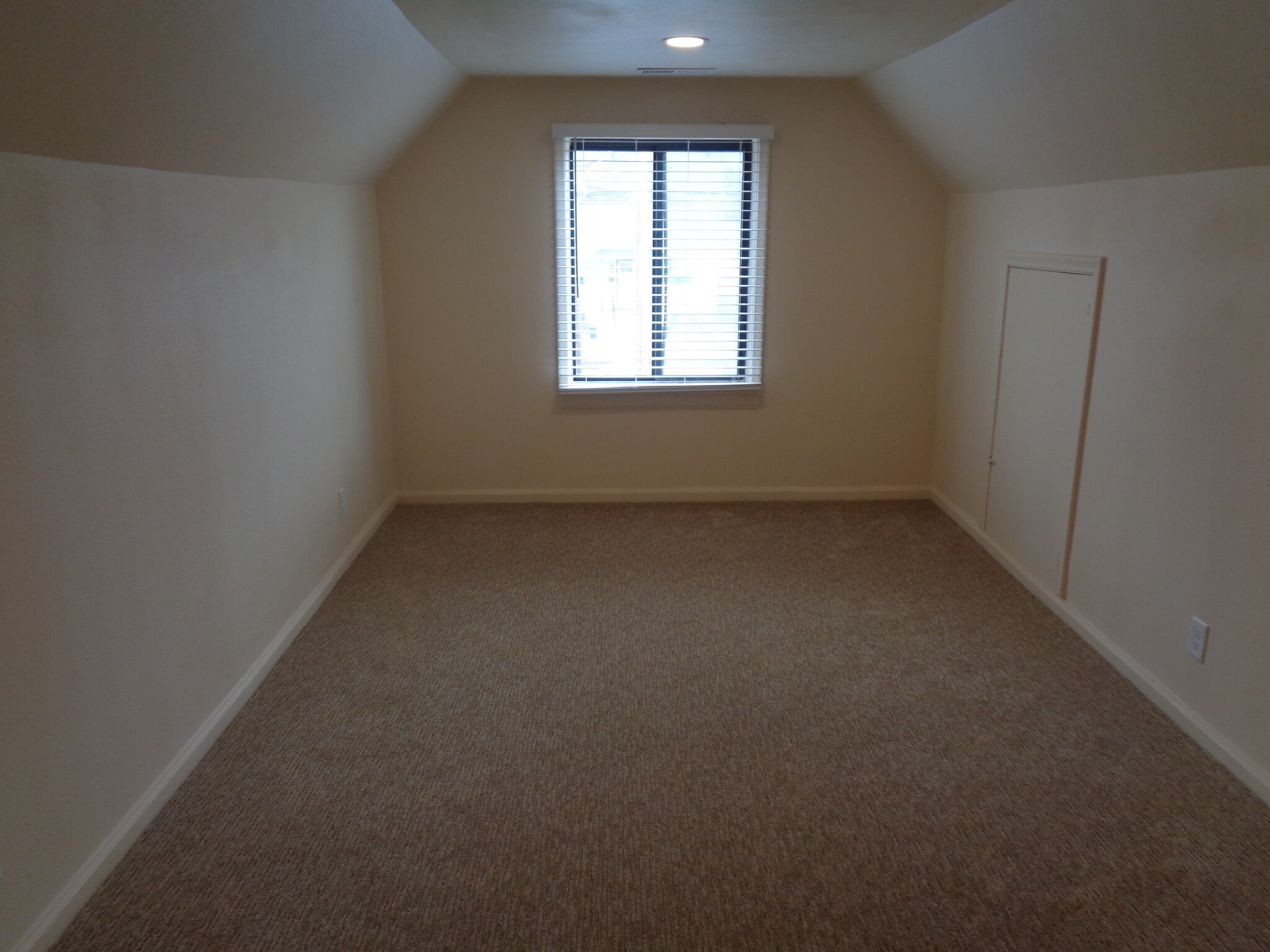 Building Photo - 1160 S 400 E