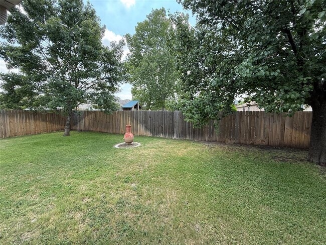 Building Photo - 905 Remington Dr