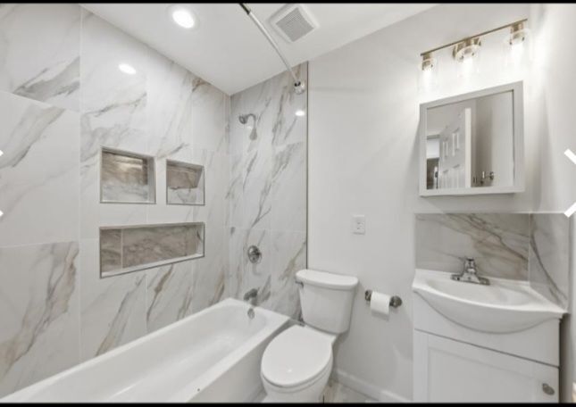 Building Photo - 375 Lincoln St SW