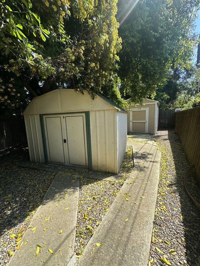 Building Photo - Spacious home in Green Acres coming soon!