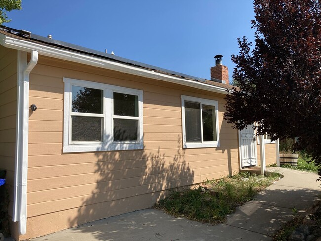 Primary Photo - 225 N Arizona Ave
