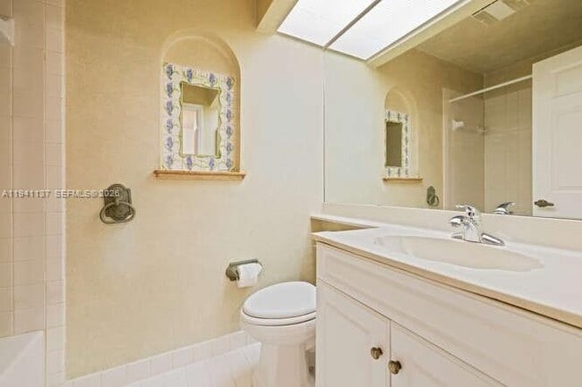 Building Photo - 642 SE 22nd Dr