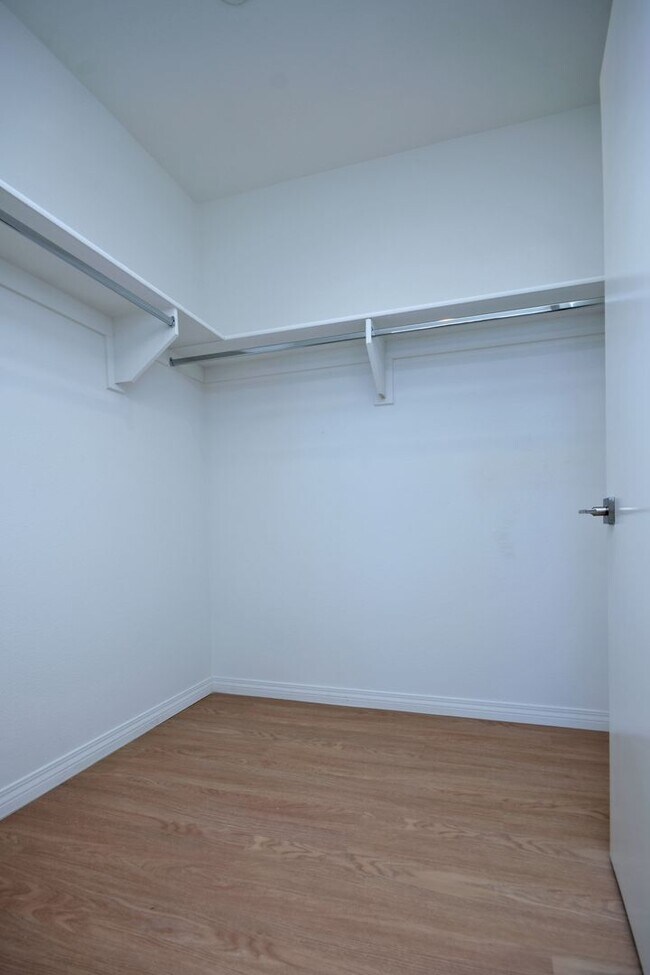 Building Photo - ~ 4 Bedroom 4 Bathroom Washer and Dryer in Unit Gated parking with EV Charging