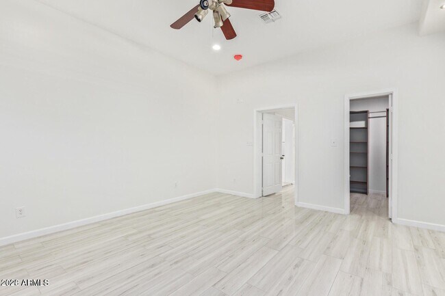 Building Photo - 1212 E McLellan Blvd