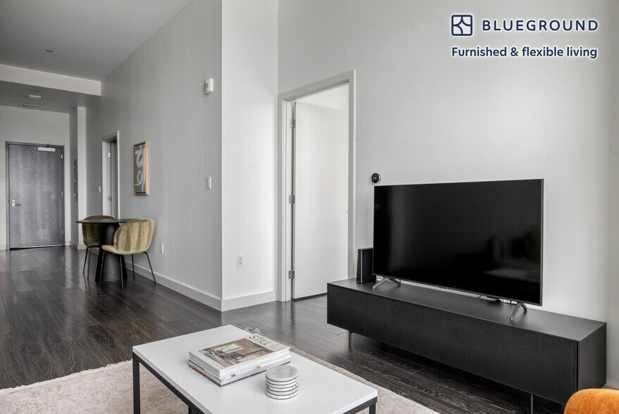 Building Photo - 10 New St