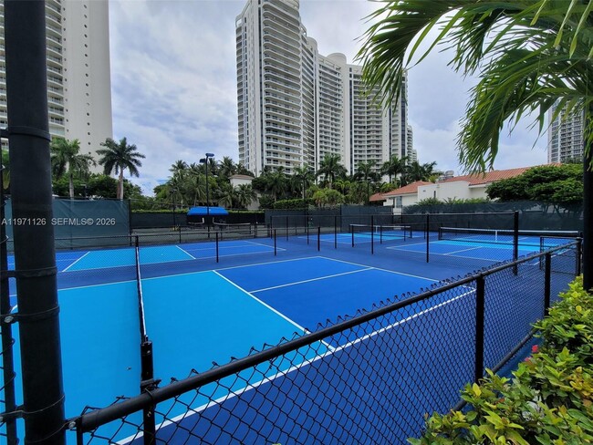 Building Photo - 1000 W Island Blvd