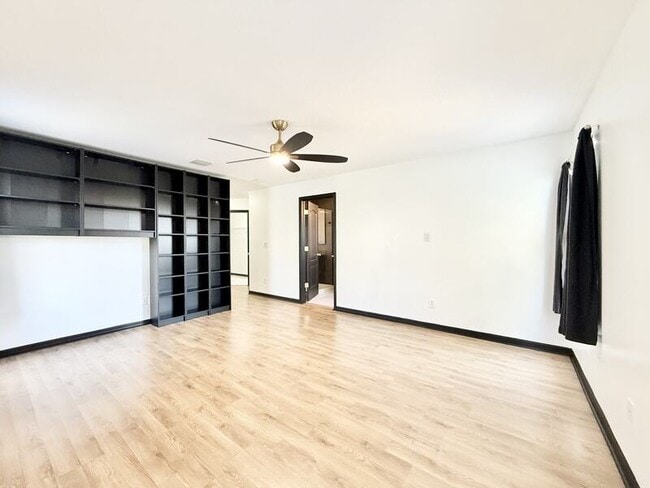 Building Photo - 4978 White Sanderling Ct