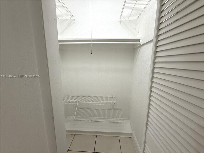 Building Photo - 6885 Byron Ave