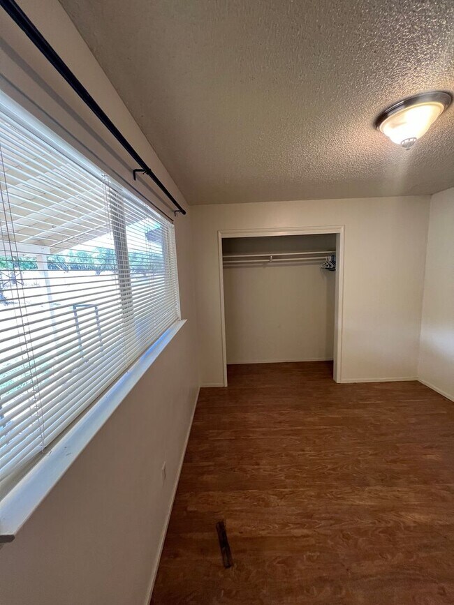 Building Photo - Oroville 4 bed 2 bath 3300sqft country hom...