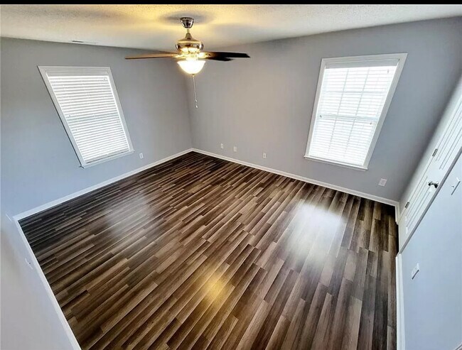 Building Photo - 3481 Forestdale Dr