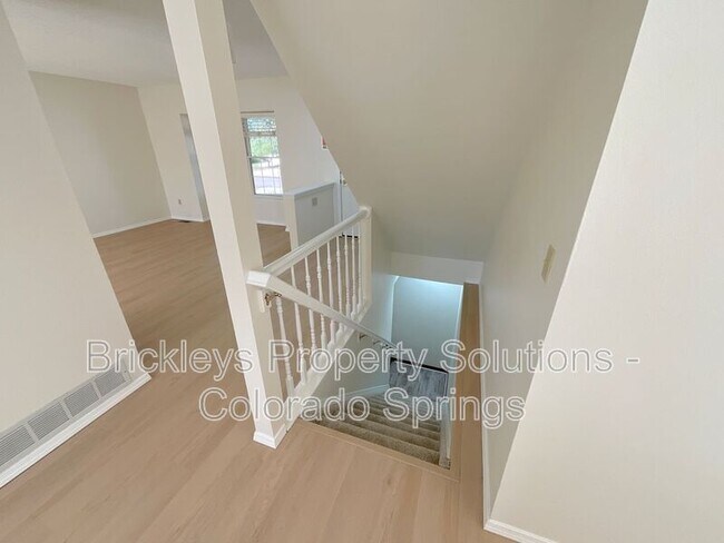 Building Photo - 7993 Scarborough Dr