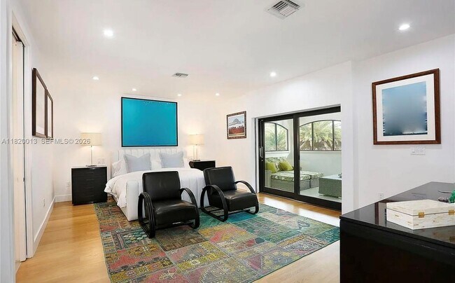 Building Photo - 6611 Leonardo St