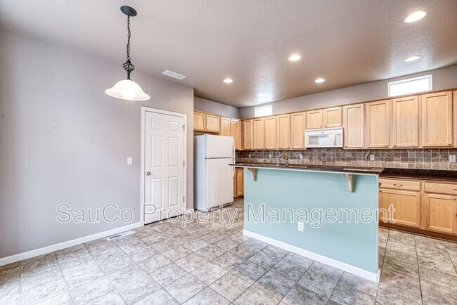 Building Photo - 3722 SE Oakleaf St