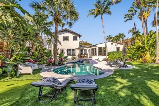 Building Photo - 110 SE 11th Ave