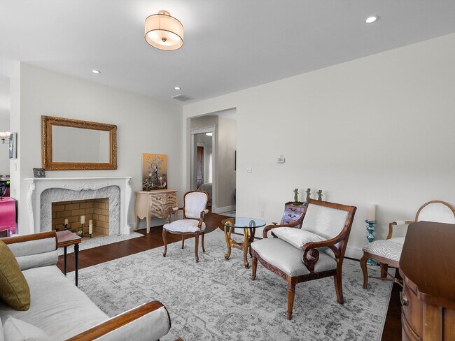 Building Photo - Stunning Oakton Retreat on a Sprawling 5-A...