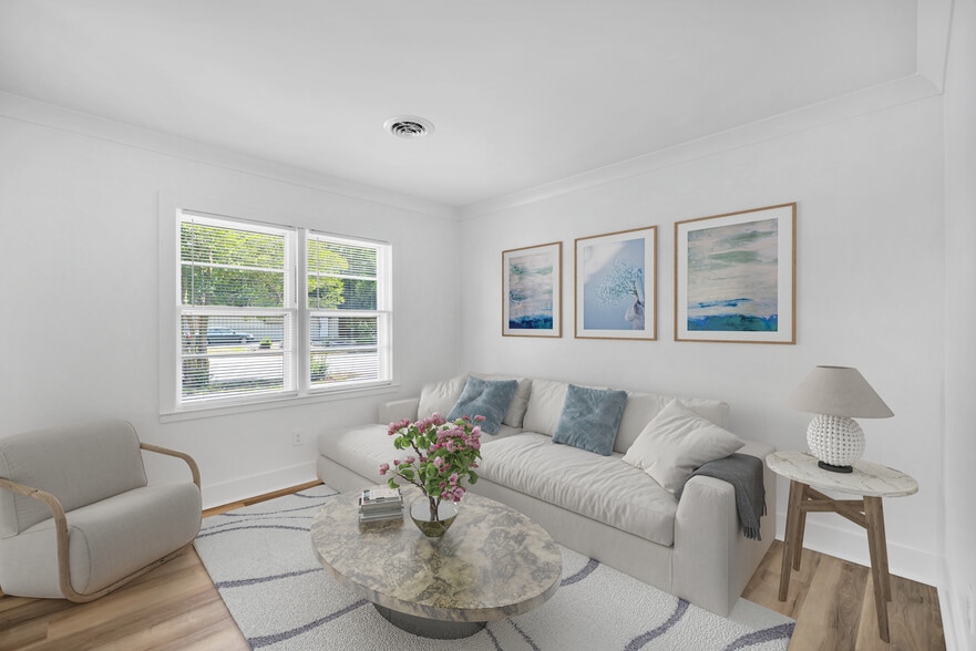 Living Room - Lander Retreat