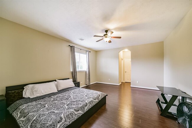 Building Photo - 24919 Ginger Ranch Dr