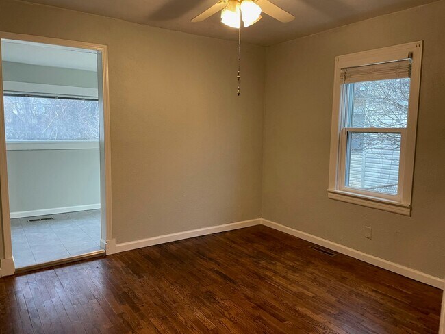 Building Photo - 441 W Catalpa St