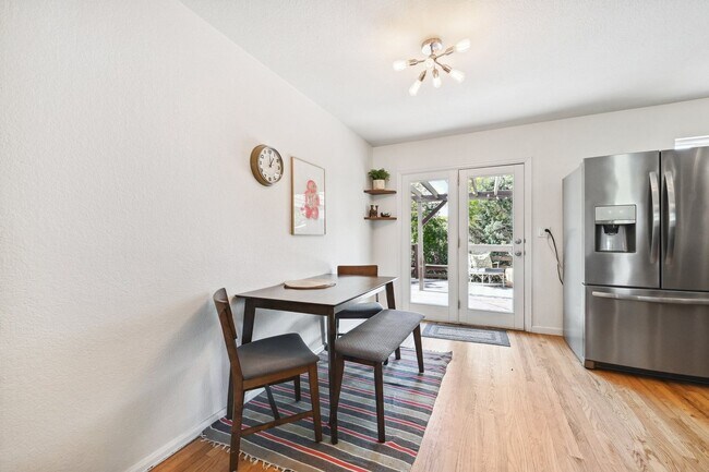 Building Photo - Amazing Arvada Upstairs Duplex Available Now!
