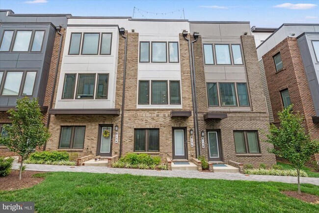 Building Photo - 8156 Tompkins St