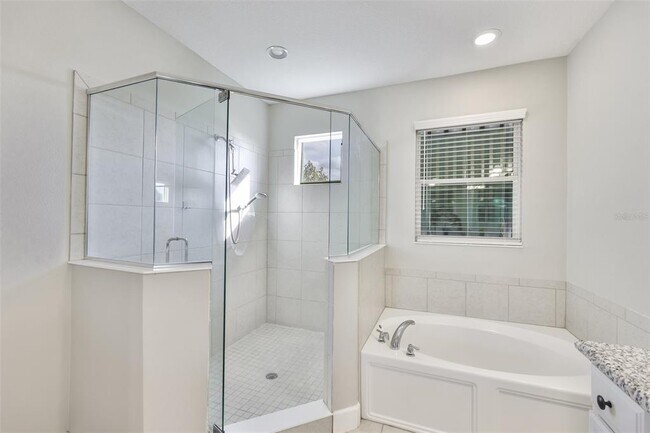 Building Photo - 6207 Voyagers Pl