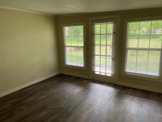 Building Photo - Charming 3 bed room 1 bath room