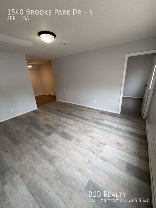 Building Photo - 1540 Brooke Park Dr